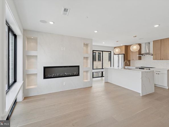 919 S 11TH Street 2, Philadelphia PA 19147