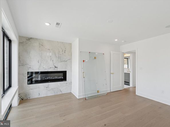 919 S 11TH Street 2, Philadelphia PA 19147