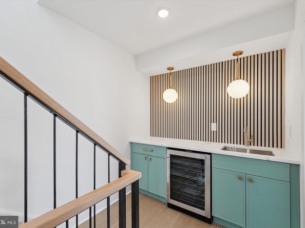 919 S 11TH Street 2, Philadelphia PA 19147