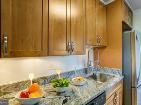 4390 Lorcom Lane 301, Arlington VA 22207
