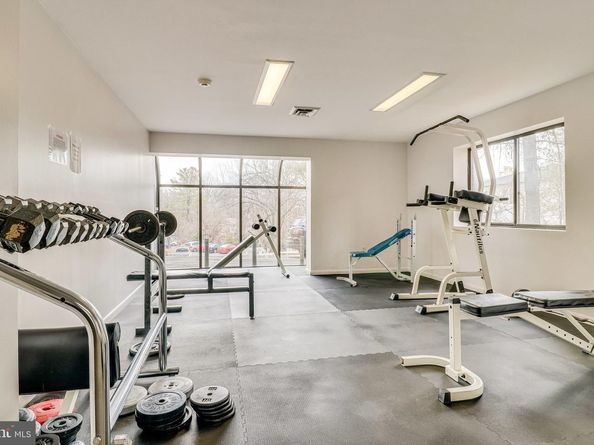 4390 Lorcom Lane 301, Arlington VA 22207