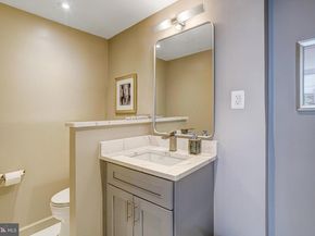 4390 Lorcom Lane 301, Arlington VA 22207