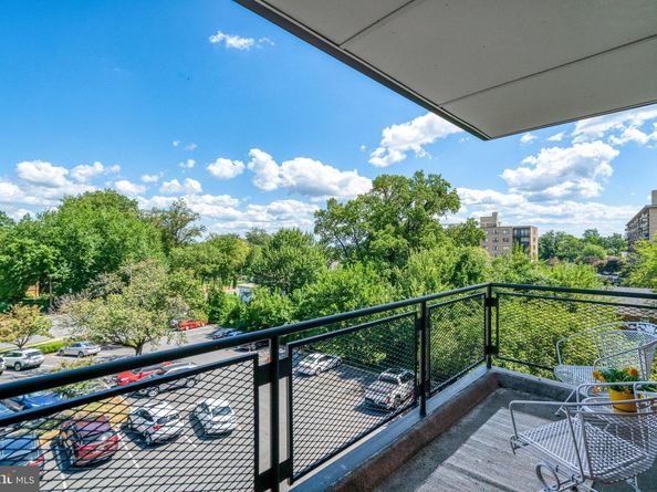 4390 Lorcom Lane 301, Arlington VA 22207