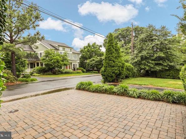 1515 Cedar Avenue, Mclean VA 22101
