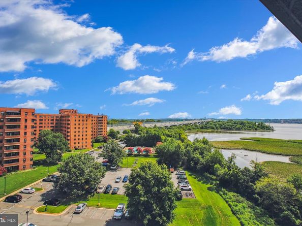 1250 S Washington Street 820, Alexandria VA 22314
