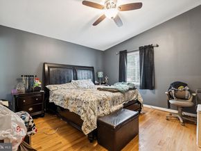 805 N York Road, Sterling VA 20164