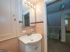 150 West Avenue, Elkins Park PA 19027