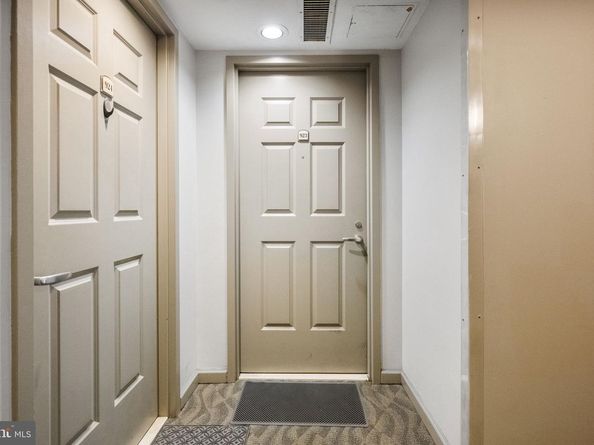 880 N Pollard Street N 923, Arlington VA 22203