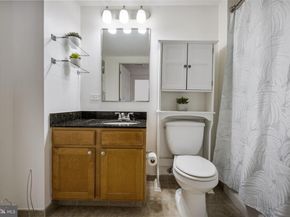 880 N Pollard Street N 923, Arlington VA 22203