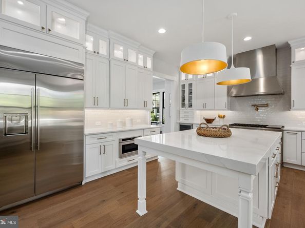 1012 Hillcrest Drive SW, Vienna VA 22180