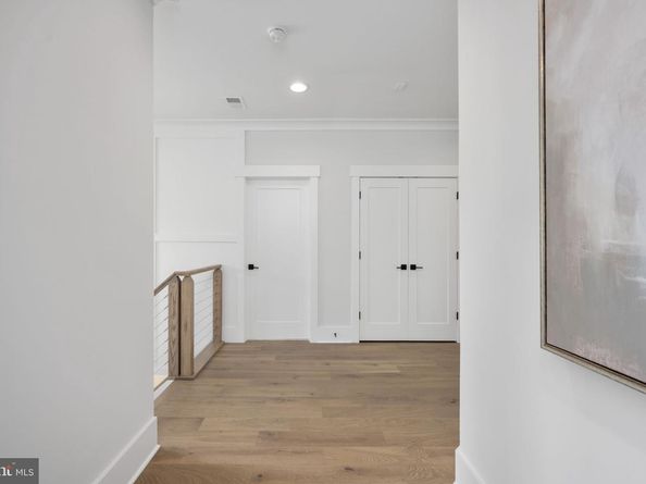 1012 Hillcrest Drive SW, Vienna VA 22180