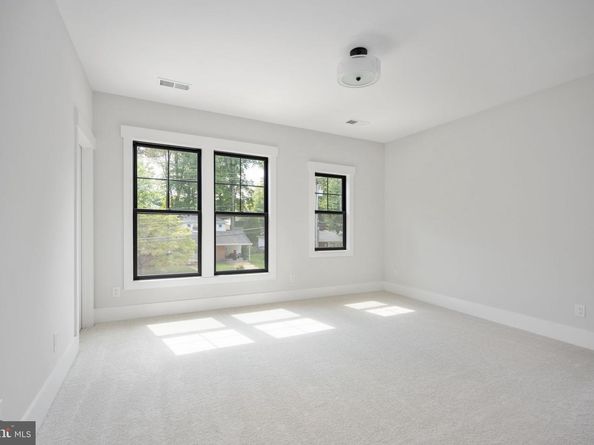 1012 Hillcrest Drive SW, Vienna VA 22180