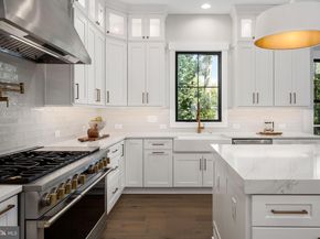 1012 Hillcrest Drive SW, Vienna VA 22180