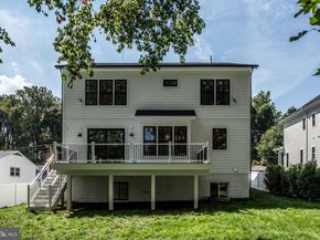 1012 Hillcrest Drive SW, Vienna VA 22180