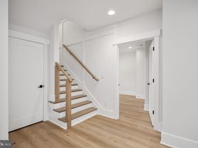 1012 Hillcrest Drive SW, Vienna VA 22180
