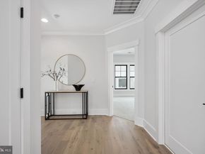 1012 Hillcrest Drive SW, Vienna VA 22180