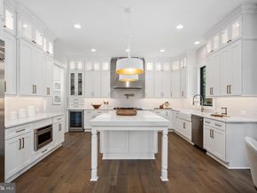 1012 Hillcrest Drive SW, Vienna VA 22180
