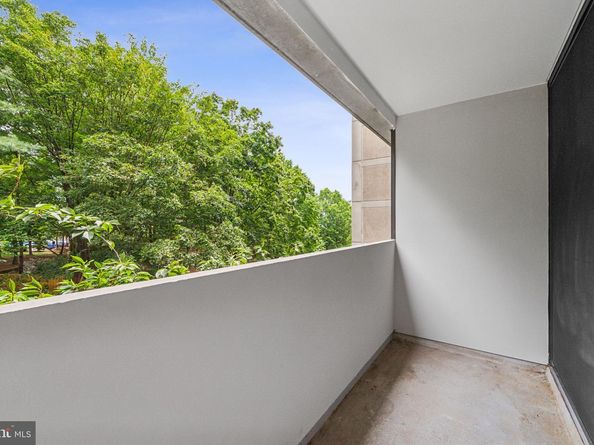 5911 Edsall Road 403, Alexandria VA 22304