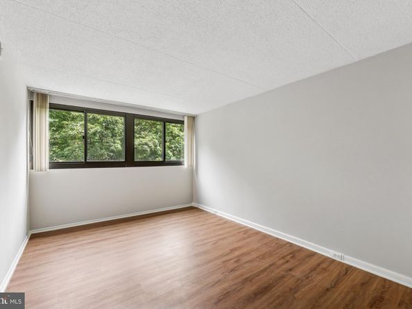 5911 Edsall Road 403, Alexandria VA 22304