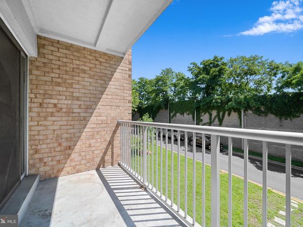 8002 Chanute Place 8, Falls Church VA 22042