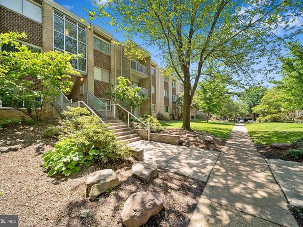 8002 Chanute Place 8, Falls Church VA 22042