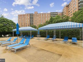 4201 Cathedral Avenue NW 122E, Washington DC 20016