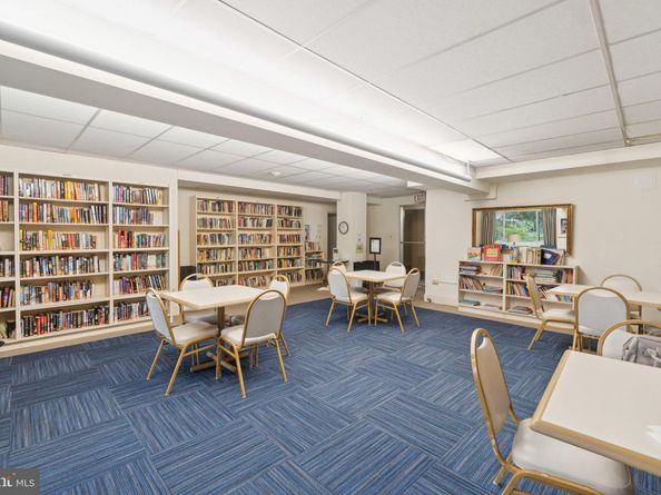 4201 Cathedral Avenue NW 122E, Washington DC 20016