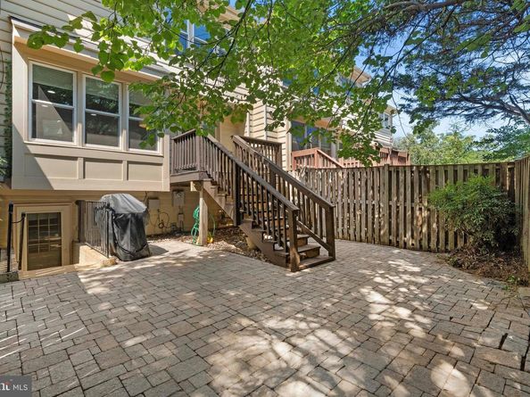 6220 Squires Hill Drive, Falls Church VA 22044
