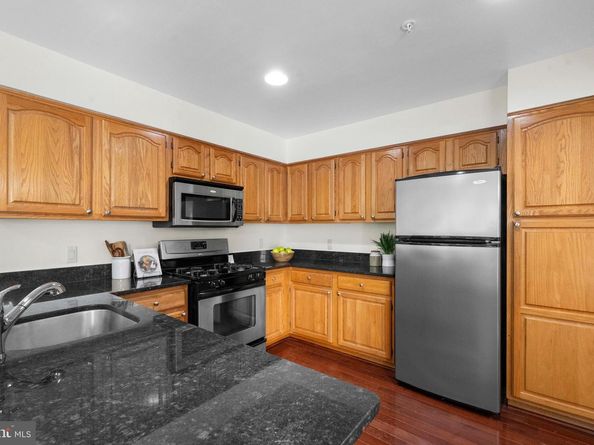 6220 Squires Hill Drive, Falls Church VA 22044