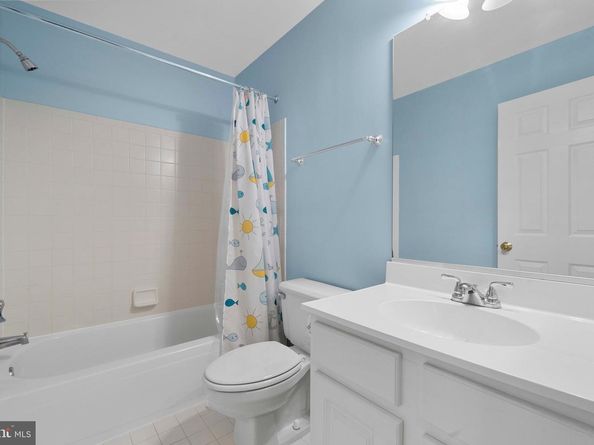 6220 Squires Hill Drive, Falls Church VA 22044