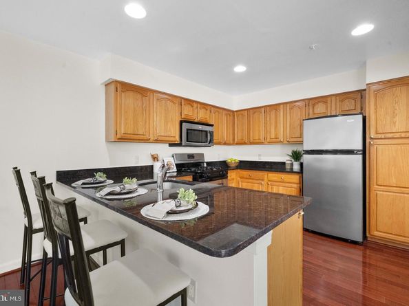 6220 Squires Hill Drive, Falls Church VA 22044