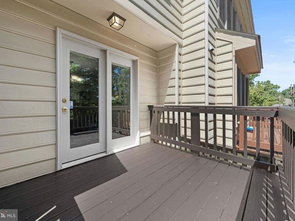 6220 Squires Hill Drive, Falls Church VA 22044