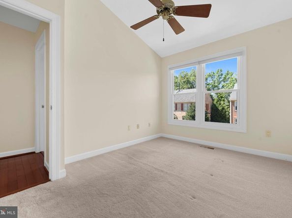 6220 Squires Hill Drive, Falls Church VA 22044