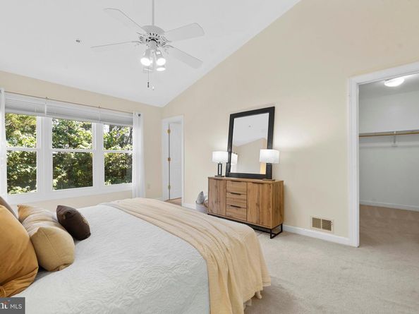 6220 Squires Hill Drive, Falls Church VA 22044
