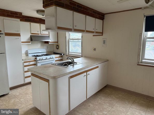 8920 Maxwell Place, Philadelphia PA 19152