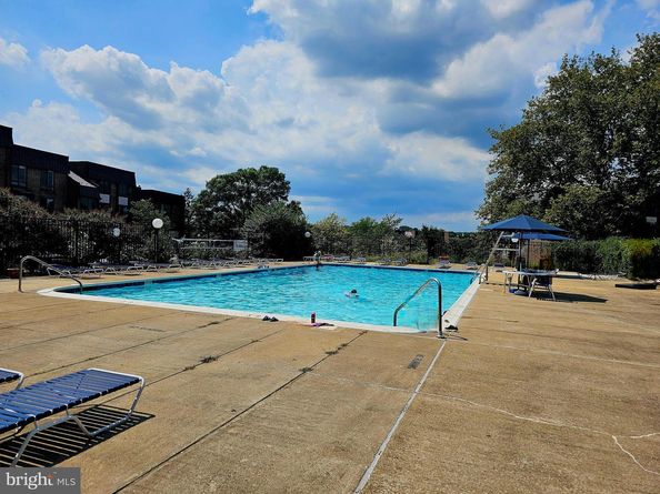 126 Roberts Lane 101, Alexandria VA 22314