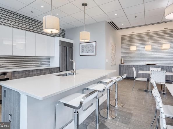 2101 Market Street 1901/02, Philadelphia PA 19103