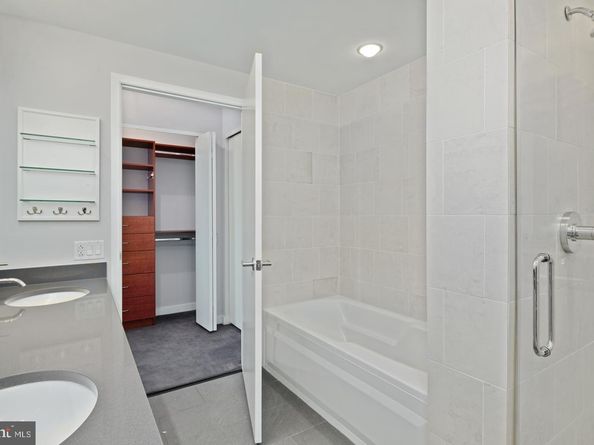2101 Market Street 1901/02, Philadelphia PA 19103