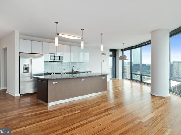 2101 Market Street 1901/02, Philadelphia PA 19103