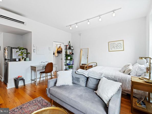 726 S 19TH Street, Philadelphia PA 19146