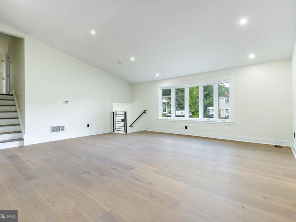 120 Woodland Road, Huntingdon Valley PA 19006