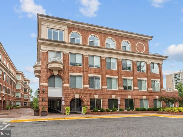 635 Slaters Lane 302, Alexandria VA 22314