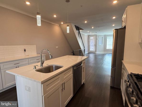 1330 S 31st Street, Philadelphia PA 19146
