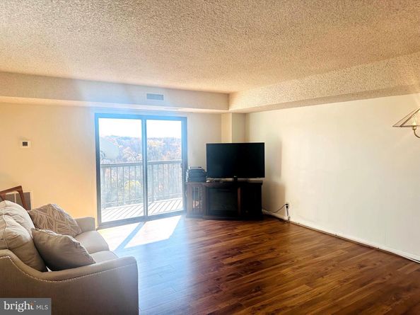 3800 Powell Lane 1207, Falls Church VA 22041