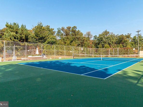 3800 Powell Lane 1207, Falls Church VA 22041