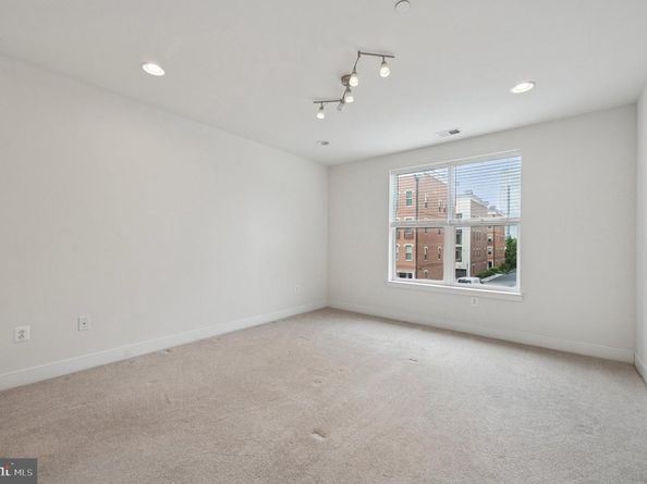 600 S 24TH Street 203, Philadelphia PA 19146