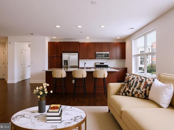 600 S 24TH Street 203, Philadelphia PA 19146