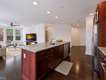 600 S 24TH Street