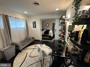 6 Rolling Hills Drive, Southampton PA 18966