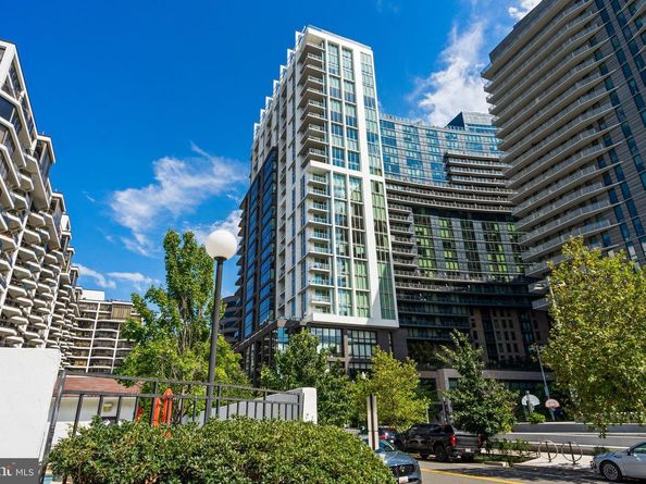 1781 N Pierce Street 1201, Arlington VA 22209